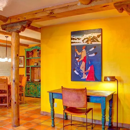 Beautiful Blocks From The Plaza And Close To Basin Aparthotel 4*