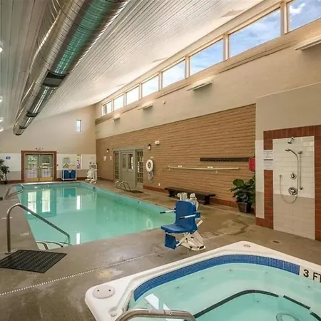 Beautiful Blocks From The Plaza And Close To Basin 4*