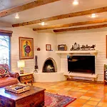 Beautiful Santa Fe Residence Blocks From The Plaza And Close To Ski Basin