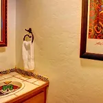Beautiful Blocks From The Plaza And Close To Basin Santa Fe
